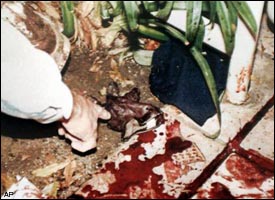 bloody glove found at oj_simpson_crimescene by mark fuhrman